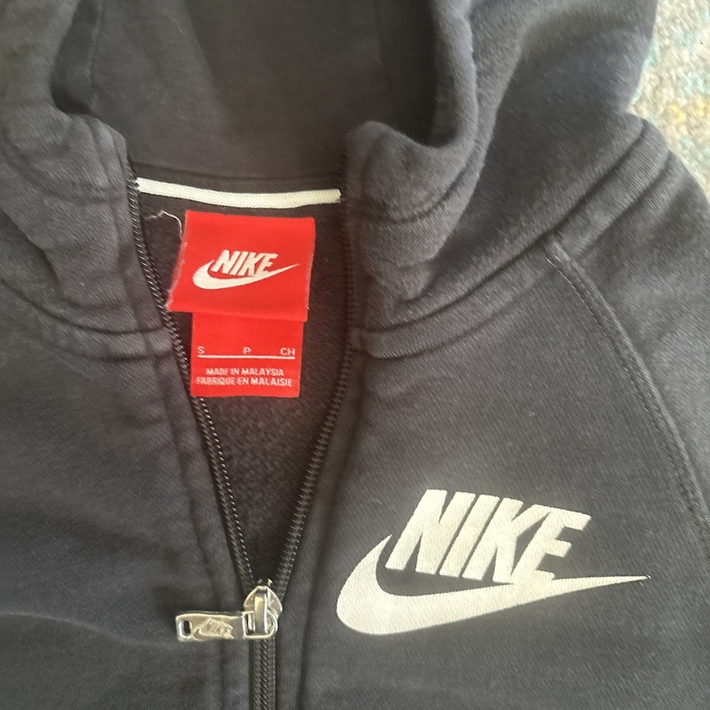 Nike Hoodie Black Kids Size Small  Great Shape  Very Fun - Picture 2 of 4